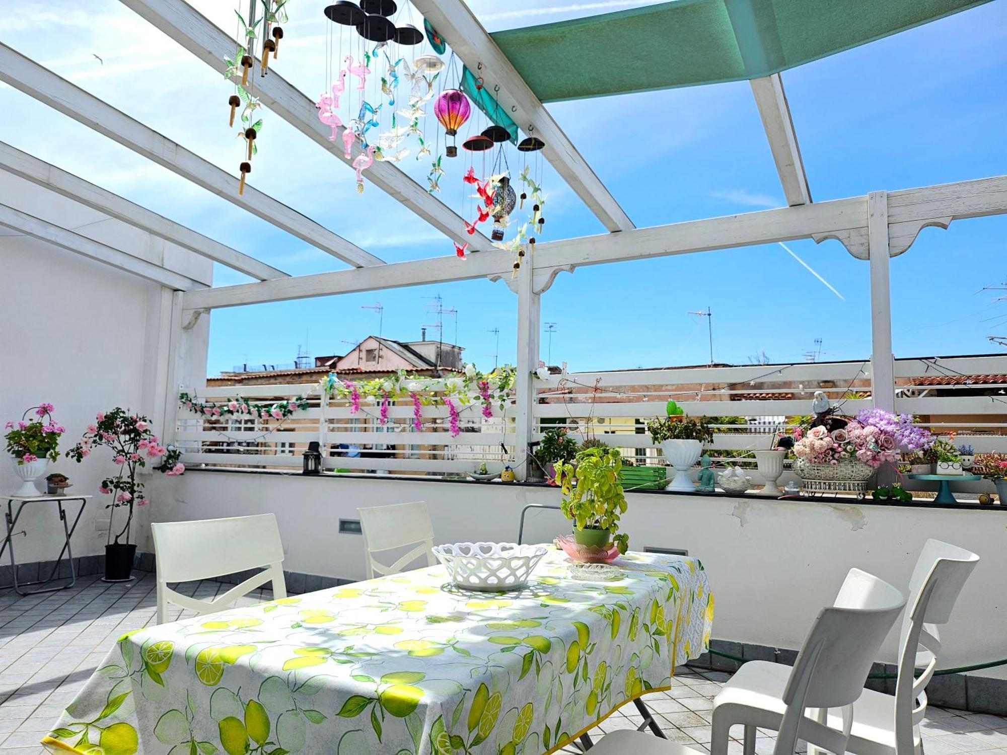 Sky-Terrace In Central Station, 3 Bedrooms Неаполь Экстерьер фото